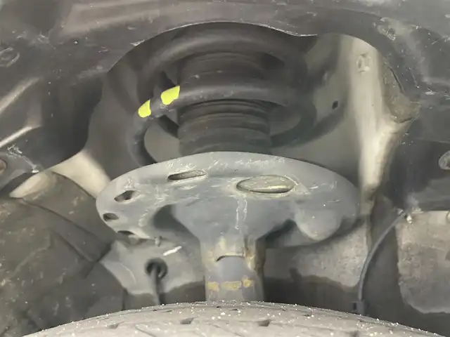 トヨタ ヴォクシー ZS 煌Ⅱ 岡山県 2017(平29)年 5.2万km ホワイトパールクリスタルシャイン 社外１２インチフリップダウンモニター　ALPINE/社外11インチメモリナビ　ALPINE/　「BT/フルセグ/DVD」/バックカメラ/オートハイビーム/LEDヘッドライト（AUTO機能付き）/ビルトインETC/両側パワースライドドア/衝突軽減ブレーキシステム/車線逸脱防止システム/横滑り防止装置/純正16インチアルミホイール/純正フロアマット/プッシュスタート/スマートキー/カーテン付き