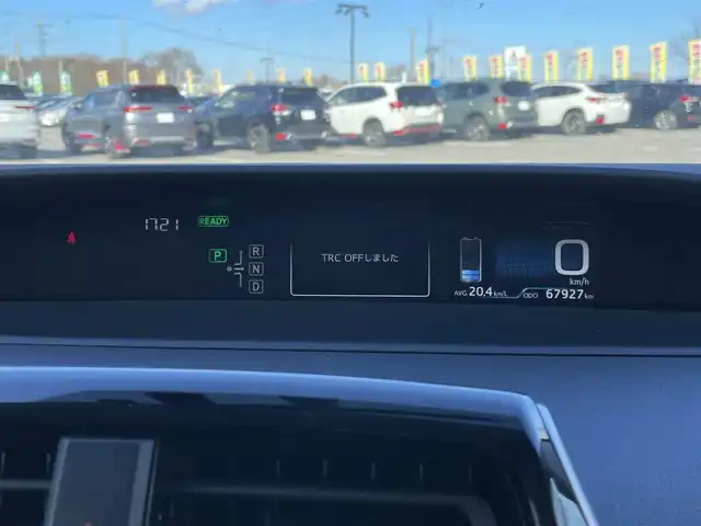 トヨタ プリウス S 道央・札幌 2018(平30)年 6.8万km シルバーM ４WD/寒冷地仕様/社外メモリーナビ/AM/FM/BT/SD/CD/ワンセグ/横滑り防止装置/ビルトインETC/アイドリングストップ/ワイパーデアイサー/DRIVEMODE/EVMODE/革巻きステアリング/ステアリングリモコン/プッシュスタート/スマートキー/LEDヘッドライト/オートライト/電動格納ミラー/ヒーテッドドアミラー/ウィンカーミラー/社外フロアマット/ドアバイザー/スペアキー/スチールホイール付冬タイヤ積込/195/65/R15/2023年/山6mm