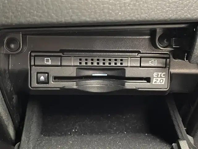 レクサス ＧＳ 200t Iパッケージ 埼玉県 2017(平29)年 2.8万km グラファイトブラックガラスフレーク 黒レザーシート/メーカーナビ/(CD/DVD/Bluetooth/USB/AUX/音楽録音/フルセグ)/バックカメラ/レーダークルーズコントロール/シートベンチレーション/パワーシート/ステアリングヒーター/プリクラッシュセーフティ/ビルトインETC2.0/オートLEDライト/オートハイビーム/オートブレーキホールド/BSM（ブラインドスポットモニタリング）/純正１８インチアルミホイール