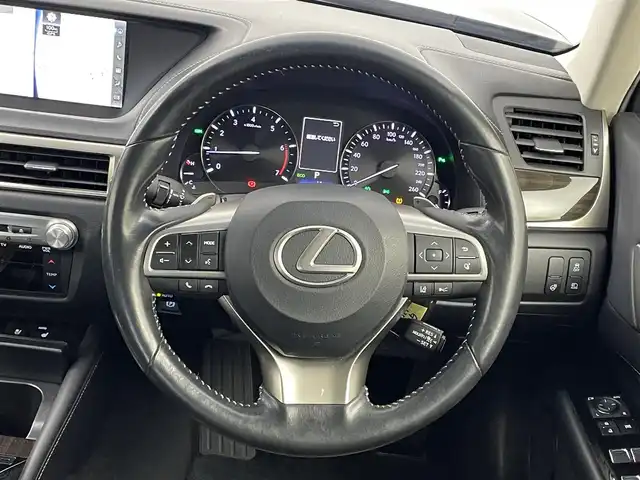 レクサス ＧＳ 200t Iパッケージ 埼玉県 2017(平29)年 2.8万km グラファイトブラックガラスフレーク 黒レザーシート/メーカーナビ/(CD/DVD/Bluetooth/USB/AUX/音楽録音/フルセグ)/バックカメラ/レーダークルーズコントロール/シートベンチレーション/パワーシート/ステアリングヒーター/プリクラッシュセーフティ/ビルトインETC2.0/オートLEDライト/オートハイビーム/オートブレーキホールド/BSM（ブラインドスポットモニタリング）/純正１８インチアルミホイール