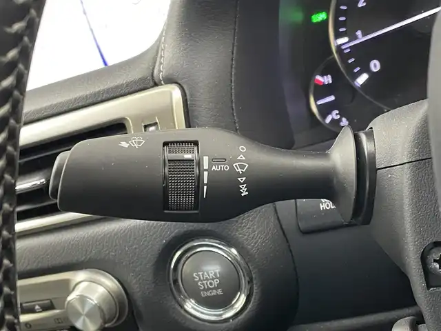 レクサス ＧＳ 200t Iパッケージ 埼玉県 2017(平29)年 2.8万km グラファイトブラックガラスフレーク 黒レザーシート/メーカーナビ/(CD/DVD/Bluetooth/USB/AUX/音楽録音/フルセグ)/バックカメラ/レーダークルーズコントロール/シートベンチレーション/パワーシート/ステアリングヒーター/プリクラッシュセーフティ/ビルトインETC2.0/オートLEDライト/オートハイビーム/オートブレーキホールド/BSM（ブラインドスポットモニタリング）/純正１８インチアルミホイール