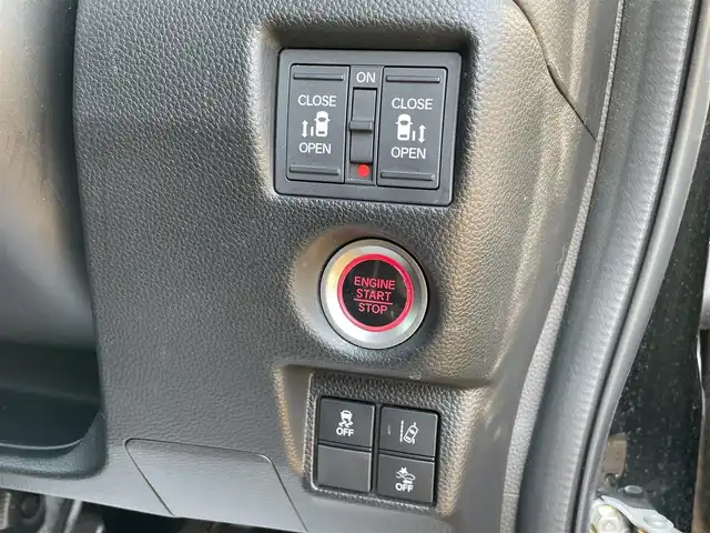 ホンダ Ｎ ＢＯＸ カスタム G L ターボ ホンダセンシング 宮崎県 2017(平29)年 9.9万km クリスタルブラックパール ナビ【CN-RE03D】/（CD・DVD・フルセグ・BT・USB）/レーダークルーズコントロール/ETC/バックカメラ/ドライブレコーダー/両側パワースライドドア/衝突軽減ブレーキ/レーンキープアシスト/横滑り防止/フロアマット/純正１５インチAW/オートライト/LEDヘッドライト/フォグライト/スマートキー/プッシュスタート/スペアキー1本