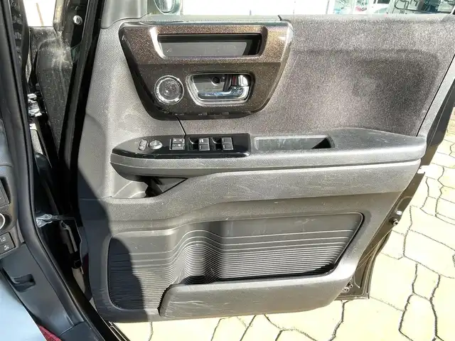 ホンダ Ｎ ＢＯＸ カスタム G L ターボ ホンダセンシング 宮崎県 2017(平29)年 9.9万km クリスタルブラックパール ナビ【CN-RE03D】/（CD・DVD・フルセグ・BT・USB）/レーダークルーズコントロール/ETC/バックカメラ/ドライブレコーダー/両側パワースライドドア/衝突軽減ブレーキ/レーンキープアシスト/横滑り防止/フロアマット/純正１５インチAW/オートライト/LEDヘッドライト/フォグライト/スマートキー/プッシュスタート/スペアキー1本