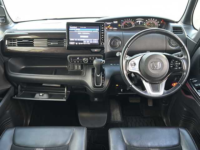 ホンダ Ｎ ＢＯＸ カスタム G EX ターボ ホンダセンシング 長野県 2018(平30)年 4.5万km プラチナホワイトパール 禁煙車/純正8インチナビ【VXU-185NBi】/（CD/DVD/フルセグTV/Bluetooth）/ホンダセンシング/・衝突軽減ブレーキ/・誤発進抑制機能/・後方誤発進抑制機能/・歩行者事故低減ステアリング/・オートハイビーム/・標識認識機能/・路外逸脱抑制機能/・先行車発進お知らせ機能/・アダプティブクルーズコントロール/バックカメラ/ビルトインETC/シートヒーター（D・N席）/ドライブレコーダー/両側パワースライドドア/オートエアコン（イオン）/革巻きステアリング/パドルシフト/ステアリングスイッチ/LEDヘッドライト/フォグランプ/オートライト/スマートキー/Pスタート/電動格納ミラー/純正15インチAW/純正フロアマット