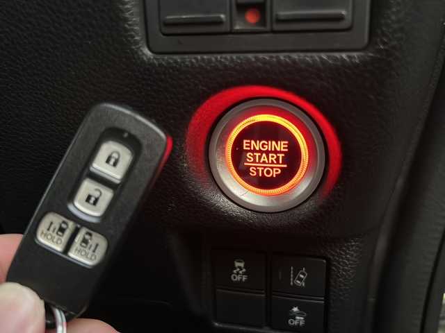 ホンダ Ｎ ＢＯＸ カスタム G EX ターボ ホンダセンシング 長野県 2018(平30)年 4.5万km プラチナホワイトパール 禁煙車/純正8インチナビ【VXU-185NBi】/（CD/DVD/フルセグTV/Bluetooth）/ホンダセンシング/・衝突軽減ブレーキ/・誤発進抑制機能/・後方誤発進抑制機能/・歩行者事故低減ステアリング/・オートハイビーム/・標識認識機能/・路外逸脱抑制機能/・先行車発進お知らせ機能/・アダプティブクルーズコントロール/バックカメラ/ビルトインETC/シートヒーター（D・N席）/ドライブレコーダー/両側パワースライドドア/オートエアコン（イオン）/革巻きステアリング/パドルシフト/ステアリングスイッチ/LEDヘッドライト/フォグランプ/オートライト/スマートキー/Pスタート/電動格納ミラー/純正15インチAW/純正フロアマット