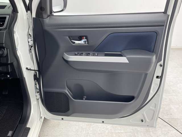 トヨタ ルーミー カスタムG－T 千葉県 2025(令7)年 0.1千km ブラックマイカメタリック/パールホワイト2トーン 登録済未使用車/純正ディスプレイオーディオ/　Bluetooth/フルセグTV/　Apple car play/Android Auto/スマートアシスト/レーダークルーズコントロール/車線逸脱警報/衝突軽減ブレーキ/クリアランスソナー/アラウンドビューモニター/先行車発進警報/ロードサインアシスト/電動パーキング/オートホールド/オートハイビーム/両側パワスラ/前席シートヒーター/LEDライト/フォグランプ/ロールサンシェード/シートバックテーブル/フロアマット