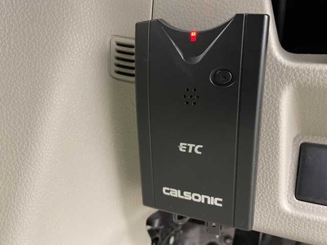 日産 セレナ 道央・札幌 2015(平27)年 6.7万km シルバー ・４WD/エマージェンシーブレーキ/・純正ナビ  フルセグ/BT/CD/DVD/SD/・ワンオーナー/・アラウンドビューモニター/・クルーズコントロール/・レーンキープアシスト/・両側パワースライドドア/・LEDオートライト/・ETC/・積込冬タイヤAWセット/・純正フロアマット/・フォグランプ