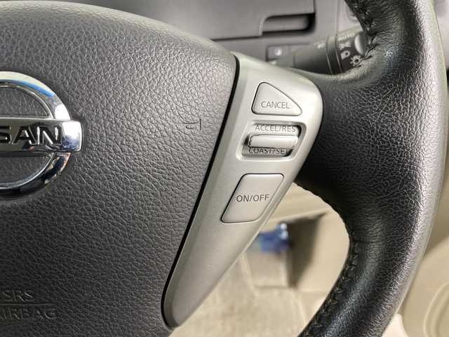 日産 セレナ 道央・札幌 2015(平27)年 6.7万km シルバー ・４WD/エマージェンシーブレーキ/・純正ナビ  フルセグ/BT/CD/DVD/SD/・ワンオーナー/・アラウンドビューモニター/・クルーズコントロール/・レーンキープアシスト/・両側パワースライドドア/・LEDオートライト/・ETC/・積込冬タイヤAWセット/・純正フロアマット/・フォグランプ