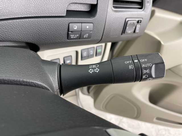 日産 セレナ 道央・札幌 2015(平27)年 6.7万km シルバー ・４WD/エマージェンシーブレーキ/・純正ナビ  フルセグ/BT/CD/DVD/SD/・ワンオーナー/・アラウンドビューモニター/・クルーズコントロール/・レーンキープアシスト/・両側パワースライドドア/・LEDオートライト/・ETC/・積込冬タイヤAWセット/・純正フロアマット/・フォグランプ