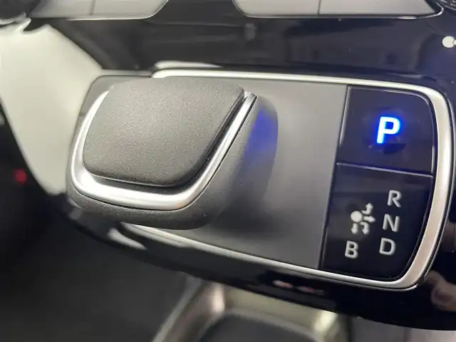 トヨタ アクア Z 富山県 2024(令6)年 0.1千km パール ディーラーディスプレイオーディオ/（AM/FM/BT)/バックカメラ/前後コーナーセンサー/レーンキープアシスト/衝突被害軽減システム/ダブルサイドエアバック/クルーズコントロール/ドアバイザー/アイドリングストップ/ハンドルヒーター/パワーシート/100V充電/プッシュスタート/ウィンカーミラー/オートライト/オートマチックハイビーム/ETC/フロアマット