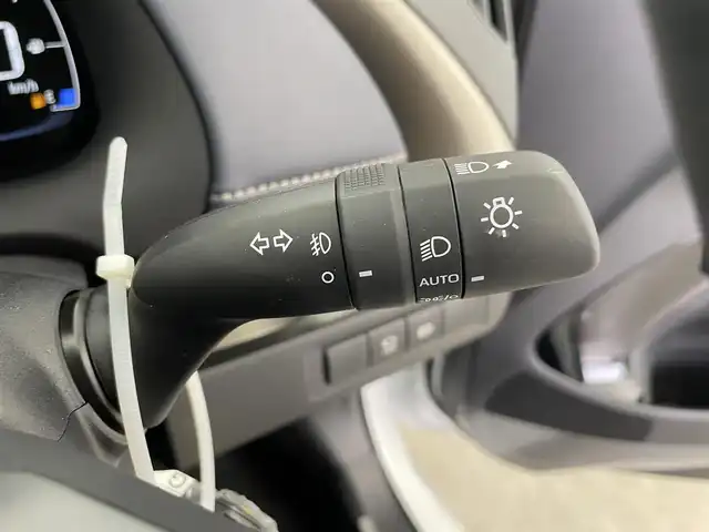 トヨタ アクア Z 富山県 2024(令6)年 0.1千km パール ディーラーディスプレイオーディオ/（AM/FM/BT)/バックカメラ/前後コーナーセンサー/レーンキープアシスト/衝突被害軽減システム/ダブルサイドエアバック/クルーズコントロール/ドアバイザー/アイドリングストップ/ハンドルヒーター/パワーシート/100V充電/プッシュスタート/ウィンカーミラー/オートライト/オートマチックハイビーム/ETC/フロアマット