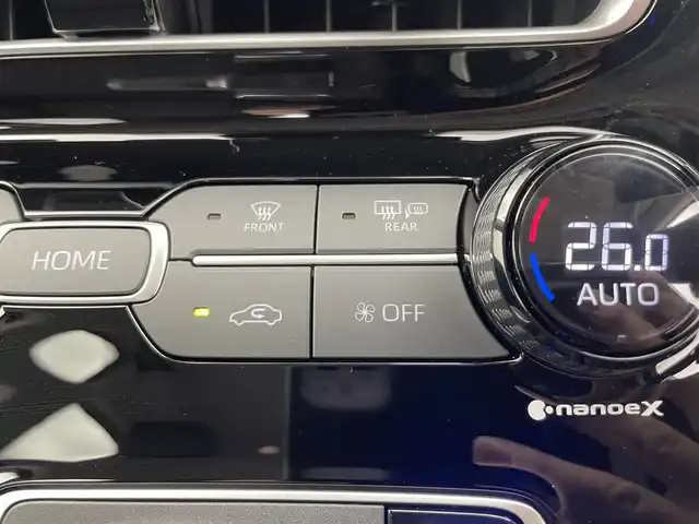 トヨタ アクア Z 富山県 2024(令6)年 0.1千km パール ディーラーディスプレイオーディオ/（AM/FM/BT)/バックカメラ/前後コーナーセンサー/レーンキープアシスト/衝突被害軽減システム/ダブルサイドエアバック/クルーズコントロール/ドアバイザー/アイドリングストップ/ハンドルヒーター/パワーシート/100V充電/プッシュスタート/ウィンカーミラー/オートライト/オートマチックハイビーム/ETC/フロアマット