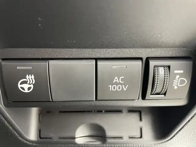 トヨタ アクア Z 富山県 2024(令6)年 0.1千km パール ディーラーディスプレイオーディオ/（AM/FM/BT)/バックカメラ/前後コーナーセンサー/レーンキープアシスト/衝突被害軽減システム/ダブルサイドエアバック/クルーズコントロール/ドアバイザー/アイドリングストップ/ハンドルヒーター/パワーシート/100V充電/プッシュスタート/ウィンカーミラー/オートライト/オートマチックハイビーム/ETC/フロアマット