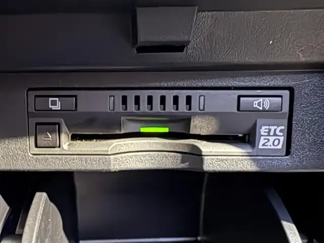 トヨタ アルファード S Cパッケージ 滋賀県 2018(平30)年 0.9万km ブラック 純正10型ナビ/（CD/DVD/フルセグTV/SD/BT）/レーダークルーズコントロール/純正フリップダウンモニター/TRDエアロ（F/S/R）/バックカメラ/ビルトインETC2.0/ドライブレコーダー/両側パワースライドドア/クリアランスソナー/パワーバックドア/ハーフレザーシート/パワーシート/ステアリングヒーター/電動パーキングブレーキ/オートブレーキホールド/社外フロアマット/LEDヘッドライト/純正18インチAW