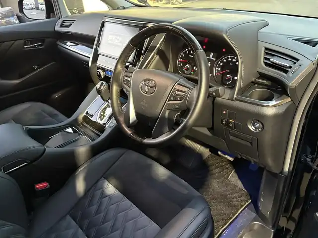 トヨタ アルファード S Cパッケージ 滋賀県 2018(平30)年 0.9万km ブラック 純正10型ナビ/（CD/DVD/フルセグTV/SD/BT）/レーダークルーズコントロール/純正フリップダウンモニター/TRDエアロ（F/S/R）/バックカメラ/ビルトインETC2.0/ドライブレコーダー/両側パワースライドドア/クリアランスソナー/パワーバックドア/ハーフレザーシート/パワーシート/ステアリングヒーター/電動パーキングブレーキ/オートブレーキホールド/社外フロアマット/LEDヘッドライト/純正18インチAW