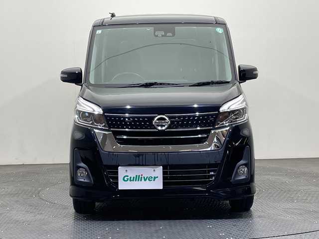 日産 デイズ ルークス ハイウェイスターX Gパッケージ 愛媛県 2017(平29)年 5.4万km ブラック 純正ＳＤナビ/フルセグTV　Bluetooth DVD再生/アラウンドビューモニター/両側パワースライドドア/エマージェンシーブレーキ/ETC/純正15インチアルミホイール/純正フロアマット/オートマチックハイビーム/LEDヘッドライト