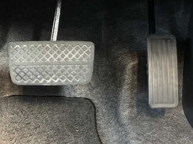 ホンダ Ｎ ＢＯＸ カスタム G Lパッケージ 茨城県 2016(平28)年 9.6万km プレミアムベルベットパープル・パール 純正ナビ　/-TV/BT/AM/FM/CD/SD/パワースライドドア　/バックカメラ　/電動格納ミラー　/ＥＴＣ　/プッシュスタート　/アイドリングストップ　/オートライト　/フルフラットシート　/パワーウインドウ　/パワーステアリング　/横滑り防止装置