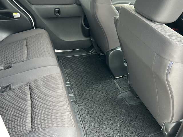 スズキ ソリオ G 東京都 2017(平29)年 2.3万km ピュアホワイトP ・ワンオーナー/・SDナビ/（フルセグ/Bluetooth/AUX）/・前後ドライブレコーダー/・左側パワースライドドア/・純正フロアマット/・シートヒーター/・スマートキー/・スペアキー/・プッシュスタート/・保証書/・取説書