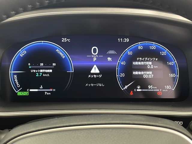 トヨタ カローラ クロス ハイブリッド Z 千葉県 2025(令7)年 0.1万km未満 センシュアルレッドマイカ カラーコード：ZYD/　アティチュードブラックマイカ×センシュアルレッドマイカ/パノラマルーフ/トヨタセーフティセンス/　衝突軽減ブレーキ/レーンキープアシスト/　レーダークルーズコントロール/オートハイビーム/　クリアランスソナー/ブラインドスポットモニター/　リヤクロストラフィックアラート/リアカメラディテクション/　アドバンスドパーク/純正10.5インチディスプレイナビ/　フルセグ/BT/USB/カープレイ/全方位カメラ/ステアリングスイッチ/ETC2.0/電動パーキングブレーキ/パワーバックドア/ハーフレザーシート/パワーシート(D席)/シートヒーター(D/N席)/LEDヘッドライト/オートライト/フォグライト/ルーフレール/純正18インチAW/保証書/取扱説明書