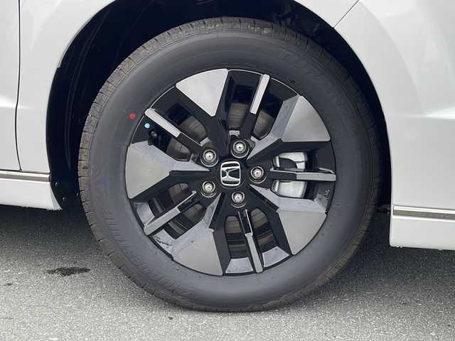 ホンダ ステップワゴン スパーダ eHEV 三重県 2025(令7)年 0.1万km未満 プラチナホワイトパール プッシュスタート/横滑り防止/両側パワースライドドア/電動リヤゲート/オートライト/オートマチックハイビーム/リアサンシェード/電動格納ミラー/レーダークルーズコントロール/パドルシフト/レーンキープアシスト/衝突軽減ブレーキ/ブラインドスポットモニター/コーナーセンサー/純正SDナビ(AM/FM/CD/DVD/TV/BT)/シートヒーター(D+N席)/ステアリングスイッチ/革巻きステアリング/電動パーキング/ウォークスルー/USB入力端子1ヶ所/タイプC入力端子5か所/LEDヘッドライト/スペアキー/ワンオーナー/取扱説明書/保証書/禁煙車