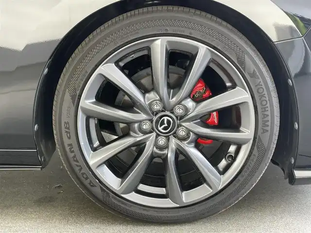 マツダ マツダ３ファストバック 20S バーガンディセレクション 愛知県 2020(令2)年 1.5万km ジェットブラックマイカ 純正ナビ　フルセグＴＶ　ＨＤＭＩ　ＤＶＤ　ＢＯＳＥサウンド　全方位カメラ　赤革　シートヒーター　衝突軽減　追従クルコン　コーナーセンサー　ＢＳＭ　ＬＥＤオートライト　ＥＴＣ　ハンドルヒーター　禁煙車