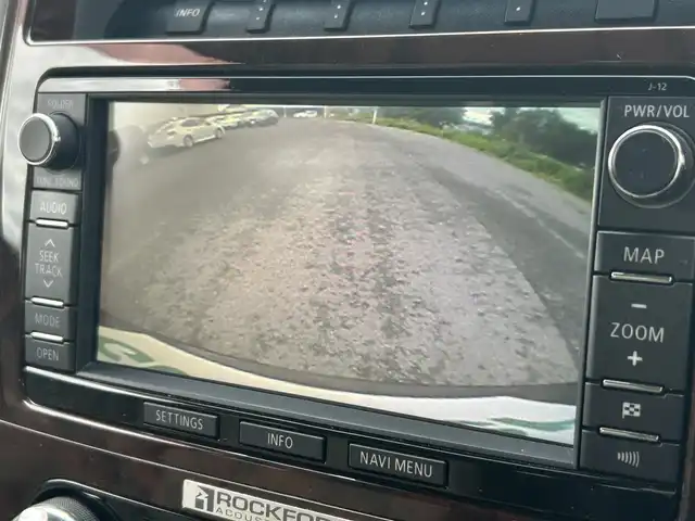 三菱 パジェロ ロング スーパーエクシード 山形県 2015(平27)年 8.2万km クォーツブラウンメタリック 4WD/サンルーフ/ロックフォードサウンドシステム/純正SDナビ/　　【CD DVD BT フルセグ USB AUX】/バックカメラ/クルーズコントロール/HIDオートヘッドライト/レザーシート/シートヒーター/パワーシート/純正18インチアルミホイール/ステアリングスイッチ/MTモード付AT/IC付ターボ/電動格納ウィンカーミラー/フォグランプ/WAC/リモコンキー×2/ETC