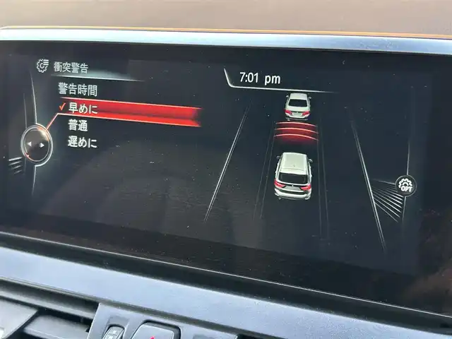 ＢＭＷ ２１８ｄ グランツアラー ラグジュアリー 福岡県 2016(平28)年 6.8万km プラチナシルバー インテリジェントセーフティ/ベージュレザーシート/前席シートヒーター/純正ナビ/Bluetooth/バックカメラ/LEDヘッドライト/オートライト/フロントフォグランプ/リアフォグランプ/ステアリングスイッチ/パークディスタンスコントロール　/純正１７インチアルミホイール　/ミラー一体型ＥＴＣ/取扱説明書/スペアキー×1