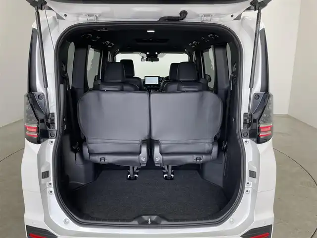 トヨタ ヴォクシー ハイブリッド S－G 埼玉県 2023(令5)年 1.2万km ホワイトパールクリスタルシャイン 純正10.5インチナビ バックカメラ DVDキット 両側パワースライドドア LEDヘッドライト オートライト ビルトインETC2.0 セーフティセンス レーダークルーズコントロール 前後ドラレコ