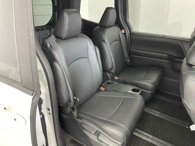 トヨタ ヴォクシー ハイブリッド S－G 埼玉県 2023(令5)年 1.2万km ホワイトパールクリスタルシャイン 純正10.5インチナビ バックカメラ DVDキット 両側パワースライドドア LEDヘッドライト オートライト ビルトインETC2.0 セーフティセンス レーダークルーズコントロール 前後ドラレコ