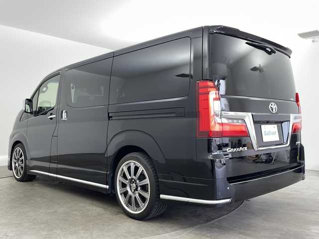 トヨタ グランエース プレミアム 兵庫県 2020(令2)年 3.8万km ブラック/ホワイト ・純正ナビ&Bluetooth&TV/・全方位カメラ/・純正リアフリップダウンモニター/・黒革シート/・シートヒーター/・ビルトインETC/・レーダークルーズコントロール/・純正ウッドコンビステアリング/・トヨタセーフティセンス/・プリクラッシュセーフティ/・レーンディパーチャーアラート/・ブラインドスポットモニター/・クリアランスソナー/・デジタルインナーミラー/・nanoe/・パワーシート/・純正フロアマット/・両側パワースライドドア/・社外20インチアルミホイール/・フロントエアロ/・横滑り防止装置/・盗難防止装置/・アイドリングストップ/・オートライト/・LEDヘッドライト/・LEDフォグ/・Wエアバッグ/・カーテンエアバッグ