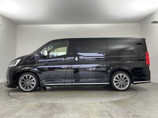 トヨタ グランエース プレミアム 兵庫県 2020(令2)年 3.8万km ブラック/ホワイト ・純正ナビ&Bluetooth&TV/・全方位カメラ/・純正リアフリップダウンモニター/・黒革シート/・シートヒーター/・ビルトインETC/・レーダークルーズコントロール/・純正ウッドコンビステアリング/・トヨタセーフティセンス/・プリクラッシュセーフティ/・レーンディパーチャーアラート/・ブラインドスポットモニター/・クリアランスソナー/・デジタルインナーミラー/・nanoe/・パワーシート/・純正フロアマット/・両側パワースライドドア/・社外20インチアルミホイール/・フロントエアロ/・横滑り防止装置/・盗難防止装置/・アイドリングストップ/・オートライト/・LEDヘッドライト/・LEDフォグ/・Wエアバッグ/・カーテンエアバッグ