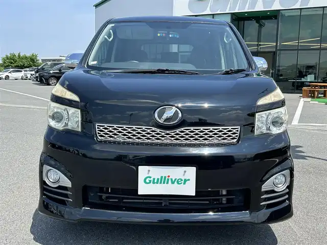 トヨタ ヴォクシー ZS 煌Ⅱ 奈良県 2012(平24)年 6.7万km ブラック 両側パワースライドドア/社外ナビ(フルセグTV/CD/DVD/AM・FM/BT/iPod)/バックカメラ/ビルトインETC/パドルシフト/HIDヘッドライト/純正16インチアルミホイール/純正フロアマット/プッシュスタート/スペアキー