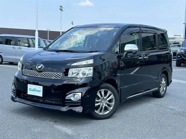 トヨタ ヴォクシー ZS 煌Ⅱ 奈良県 2012(平24)年 6.7万km ブラック 両側パワースライドドア/社外ナビ(フルセグTV/CD/DVD/AM・FM/BT/iPod)/バックカメラ/ビルトインETC/パドルシフト/HIDヘッドライト/純正16インチアルミホイール/純正フロアマット/プッシュスタート/スペアキー