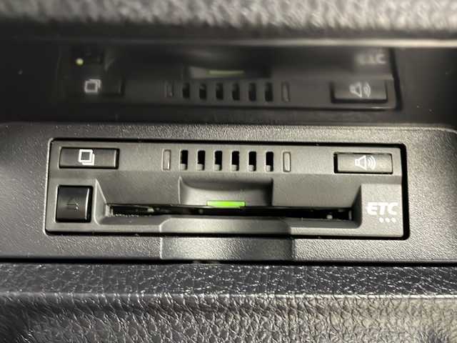 トヨタ ヴォクシー ZS 煌Ⅲ 鹿児島県 2021(令3)年 2.9万km ブラック Toyota Safety Sense/純正9型ナビ/Bluetooth DVD HDMI/フルセグTV/バックカメラ/純正12.1型フリップダウンモニター /両側電動スライドドア/ビルトインETC/レーダークルーズコントロール/前方ドライブレコーダー/前後コーナーセンサー/LEDヘッドライト/フォグライト/オートライトコントロール/レーンキープアシスト/純正16インチアルミホイール/ステアリングスイッチ/スマートキー/エンジンプッシュスタート/保証書/取扱説明書