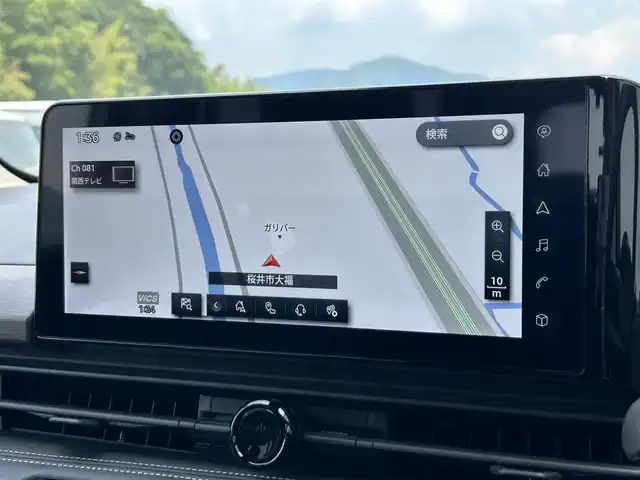 日産 セレナ ハイウェイスター V 奈良県 2024(令6)年 0.6万km プリズムホワイト ハンズフリーオートスライドドア/純正ナビ(フルセグTV/AM・FM/BT/AppleCarPlay/HDMI)/純正フリップダウンモニター/アラウンドビューモニター/ビルトインETC2.0/デジタルインナーミラー/パドルシフト/オートブレーキホールド/プロパイロット/インテリジェントエマージェンシーブレーキ/踏み間違い防止アシスト/車線逸脱警報/置くだけ充電/後席サンシェード/純正16インチアルミホイール/純正フロアマット