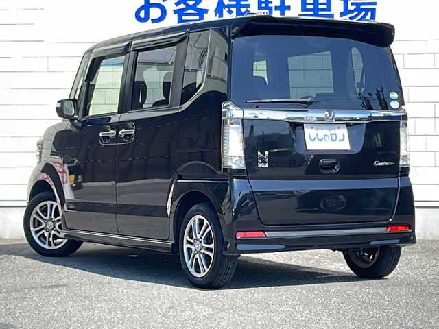ホンダ Ｎ ＢＯＸ カスタム G SSパッケージ 山口県 2015(平27)年 8万km スマートブラック (株)IDOMが運営する【じしゃロン宇部店】の自社ローン専用車両になります。こちらは現金またはオートローンご利用時の価格です。自社ローンご希望の方は別途その旨お申付け下さい。/Ｂｌｕｅｔｏｏｔｈ接続/両側パワースライドドア/バックカメラ/社外ナビ/フルセグＴＶ/ディスチャージライト/プッシュスタート/スマートキー/ドライブレコーダー/チップアップシート/純正フロアマット