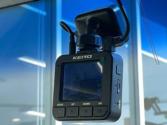 ホンダ Ｎ ＢＯＸ カスタム G SSパッケージ 山口県 2015(平27)年 8万km スマートブラック (株)IDOMが運営する【じしゃロン宇部店】の自社ローン専用車両になります。こちらは現金またはオートローンご利用時の価格です。自社ローンご希望の方は別途その旨お申付け下さい。/Ｂｌｕｅｔｏｏｔｈ接続/両側パワースライドドア/バックカメラ/社外ナビ/フルセグＴＶ/ディスチャージライト/プッシュスタート/スマートキー/ドライブレコーダー/チップアップシート/純正フロアマット