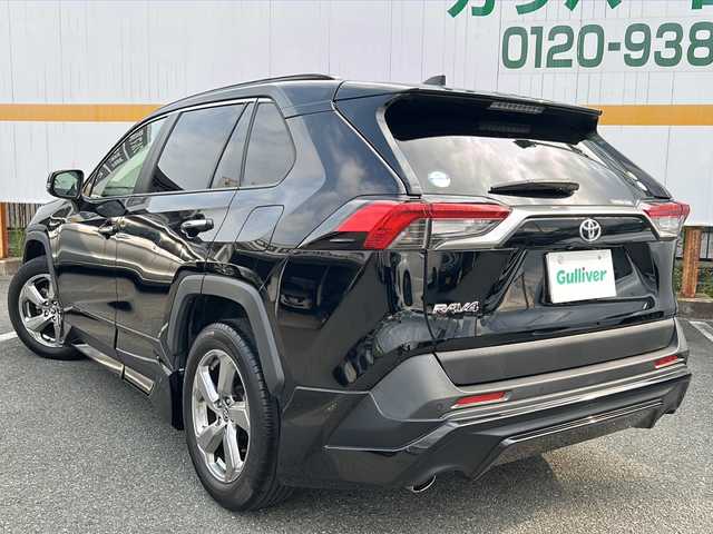 トヨタ ＲＡＶ４ G 山口県 2020(令2)年 4.2万km アティチュードブラックマイカ 登録時走行距離/　【41784km】/ワンオーナー/保証書/取扱説明書/純正ディスプレイオーディオ/AM/FM/Bluetooth/バックカメラ/アラウンドビューモニター/前後ドライブレコーダー/パワーバックドア/TRD製エアロパーツ/レーダークルーズコントロール/ムーンルーフ/D+N席シートヒーター/D席シートメモリ/パワーシート/電動パーキング/オートブレーキホールド/LEDヘッドライト/フォグライト/オートライト/オートマチックハイビーム/ステアリングヒーター/ETC