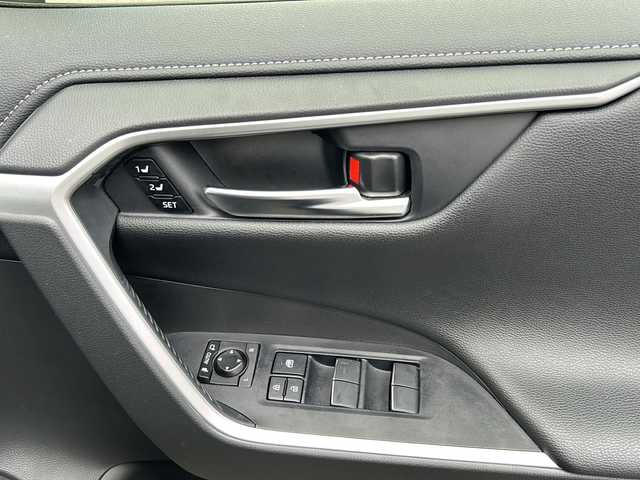 トヨタ ＲＡＶ４ G 山口県 2020(令2)年 4.2万km アティチュードブラックマイカ 登録時走行距離/　【41784km】/ワンオーナー/保証書/取扱説明書/純正ディスプレイオーディオ/AM/FM/Bluetooth/バックカメラ/アラウンドビューモニター/前後ドライブレコーダー/パワーバックドア/TRD製エアロパーツ/レーダークルーズコントロール/ムーンルーフ/D+N席シートヒーター/D席シートメモリ/パワーシート/電動パーキング/オートブレーキホールド/LEDヘッドライト/フォグライト/オートライト/オートマチックハイビーム/ステアリングヒーター/ETC