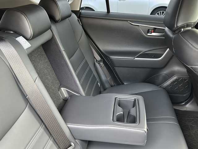 トヨタ ＲＡＶ４ G 山口県 2020(令2)年 4.2万km アティチュードブラックマイカ 登録時走行距離/　【41784km】/ワンオーナー/保証書/取扱説明書/純正ディスプレイオーディオ/AM/FM/Bluetooth/バックカメラ/アラウンドビューモニター/前後ドライブレコーダー/パワーバックドア/TRD製エアロパーツ/レーダークルーズコントロール/ムーンルーフ/D+N席シートヒーター/D席シートメモリ/パワーシート/電動パーキング/オートブレーキホールド/LEDヘッドライト/フォグライト/オートライト/オートマチックハイビーム/ステアリングヒーター/ETC