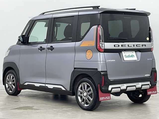 三菱 デリカミニ T プレミアム 道央・札幌 2023(令5)年 1.2万km 黒／グレー ・純正9インチナビ(TV＆BT)/・全方位カメラ/・両側パワースライドドア/・ハンズフリーオートスライドドア/・オートマチックハイビーム/・オートライト/・パドルシフト/・e-Assist/・衝突被害軽減ブレーキ/・車線逸脱警報/・MYパイロット/・踏み間違い衝突防止アシスト　/・先行車発進通知/・トラフィックサインレコグニション/・デジタルインナーミラー/・プッシュスタート/・スマートキー/・ハンドルヒーター/・ステアリングスイッチ/・ハーフレザーシート/・ビルトインETC/・シートヒーター/・ヘッドライトレベライザー/・LEDヘッドライトフォグ/・ルーフレール/・純正ゴムマット/・革巻きステアリング/・アイドリングストップ/・ダウンヒルアシストコントロール
