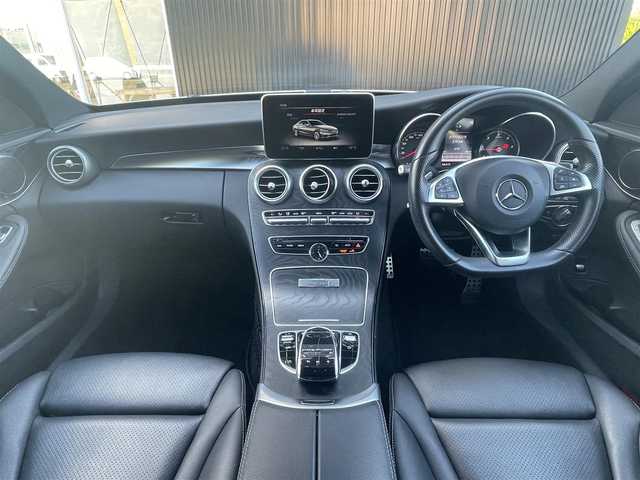 メルセデス・ベンツ Ｃ２２０ｄ ローレウスエディション 福岡県 2018(平30)年 6.2万km ポーラホワイト レーダーセーフティパッケージ/アダプティブクルーズコントロール/レーンキープアシスト/ブラインドスポットモニター/アクティブセーフティブレーキ/黒革シート/前席シートヒーター/純正ナビ　/フルセグTV/バックカメラ　/アンビエントライト　/エアーサスペンション/LEDヘッドライト/オートハイビーム/ステアリングスイッチ/パドルシフト　/純正18インチアルミホイール/ETC