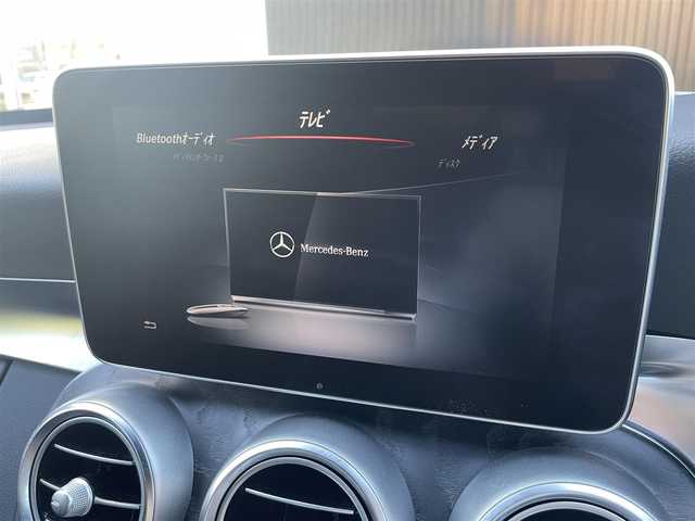 メルセデス・ベンツ Ｃ２２０ｄ ローレウスエディション 福岡県 2018(平30)年 6.2万km ポーラホワイト レーダーセーフティパッケージ/アダプティブクルーズコントロール/レーンキープアシスト/ブラインドスポットモニター/アクティブセーフティブレーキ/黒革シート/前席シートヒーター/純正ナビ　/フルセグTV/バックカメラ　/アンビエントライト　/エアーサスペンション/LEDヘッドライト/オートハイビーム/ステアリングスイッチ/パドルシフト　/純正18インチアルミホイール/ETC