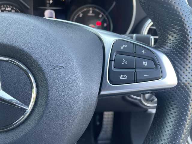 メルセデス・ベンツ Ｃ２２０ｄ ローレウスエディション 福岡県 2018(平30)年 6.2万km ポーラホワイト レーダーセーフティパッケージ/アダプティブクルーズコントロール/レーンキープアシスト/ブラインドスポットモニター/アクティブセーフティブレーキ/黒革シート/前席シートヒーター/純正ナビ　/フルセグTV/バックカメラ　/アンビエントライト　/エアーサスペンション/LEDヘッドライト/オートハイビーム/ステアリングスイッチ/パドルシフト　/純正18インチアルミホイール/ETC