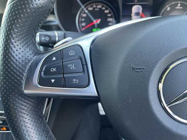 メルセデス・ベンツ Ｃ２２０ｄ ローレウスエディション 福岡県 2018(平30)年 6.2万km ポーラホワイト レーダーセーフティパッケージ/アダプティブクルーズコントロール/レーンキープアシスト/ブラインドスポットモニター/アクティブセーフティブレーキ/黒革シート/前席シートヒーター/純正ナビ　/フルセグTV/バックカメラ　/アンビエントライト　/エアーサスペンション/LEDヘッドライト/オートハイビーム/ステアリングスイッチ/パドルシフト　/純正18インチアルミホイール/ETC