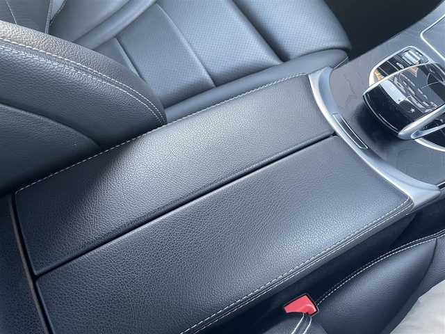 メルセデス・ベンツ Ｃ２２０ｄ ローレウスエディション 福岡県 2018(平30)年 6.2万km ポーラホワイト レーダーセーフティパッケージ/アダプティブクルーズコントロール/レーンキープアシスト/ブラインドスポットモニター/アクティブセーフティブレーキ/黒革シート/前席シートヒーター/純正ナビ　/フルセグTV/バックカメラ　/アンビエントライト　/エアーサスペンション/LEDヘッドライト/オートハイビーム/ステアリングスイッチ/パドルシフト　/純正18インチアルミホイール/ETC