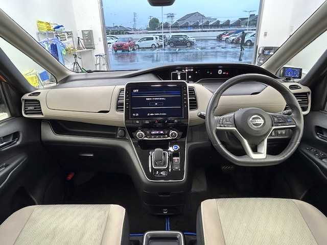 日産 セレナ e－パワー ハイウェイスター V 愛知県 2020(令2)年 6.4万km サンライズオレンジ/ダイヤモンドブラック 純正9型ＳＤナビ（地図SDなし）/フリップダウンモニター　/アラウンドビューモニター　/プロパイロット　/ドラレコ　/衝突軽減システム　/コーナーセンサー　/標識表示　/後側方車両検知警報　/ブラインドスポットモニター　/両側パワスラ/純正LEDヘッドライト/純正フロアマット/WAC/スポーツモード/エコモード/カーテンエアバッグ/社外15インチAW