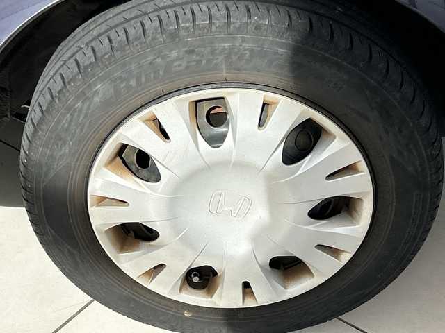 ホンダ フィット G 埼玉県 2009(平21)年 18.2万km プレミアムディープバイオレットパール ドアミラーウインカー/電動格納式リモコンカラードドアミラー/高熱線吸収/UVカット機能付プライバシーガラス/運転席ハイトアジャスター/セキュリティアラーム/アレルフリー高性能脱臭フィルター/AM/FMチューナー付きCDプレイヤー/純正ナビ/ETC