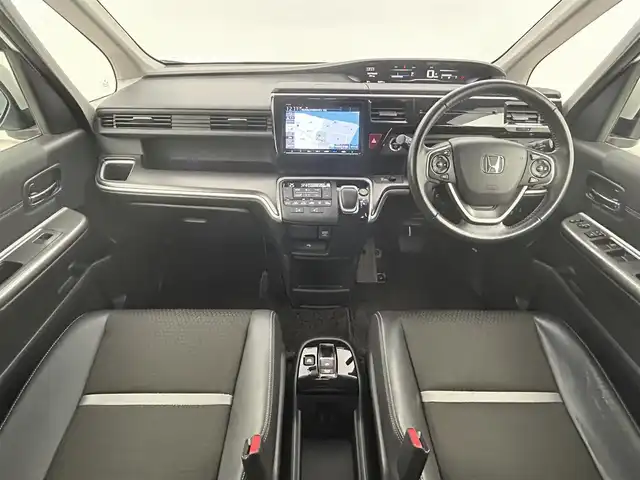 ホンダ ステップワゴン スパーダ eHEV G EXホンダS 岡山県 2021(令3)年 6.3万km プラチナホワイトパール 純正9インチナビ/【Bluetooth/フルセグTV/CD/DVD/USB接続】/全方位カメラ/両側パワースライドドア/前席シートヒーター/ハーフレザーシート/レーダークルーズコントロール/衝突軽減ブレーキシステム/ビルトインETC2.0/LEDヘッドライト/フォグランプ/社外ドライブレコーダー（前後）/オートブレーキホールド/純正16インチアルミホイール/純正フロアマット/新車保証書