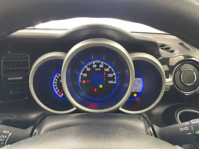 ホンダ Ｎ ＢＯＸ カスタムG SSブラックスタイル 道央・札幌 2016(平28)年 3.2万km クリスタルブラックパール ・４ＷＤ　/・社外ナビ/・BT/CD/DVD/SD/iPod/フルセグTV）　/・バックカメラ　/・両側パワースライドドア　/・運転席/助手席シートヒーター/・ＥＴＣ　/・HIDライト/オートライト　/・ヒーテッドドアミラー/・スタート/スマートキー　/・横滑り防止装置　/・ＡＢＳ　/・Ｗエアバック